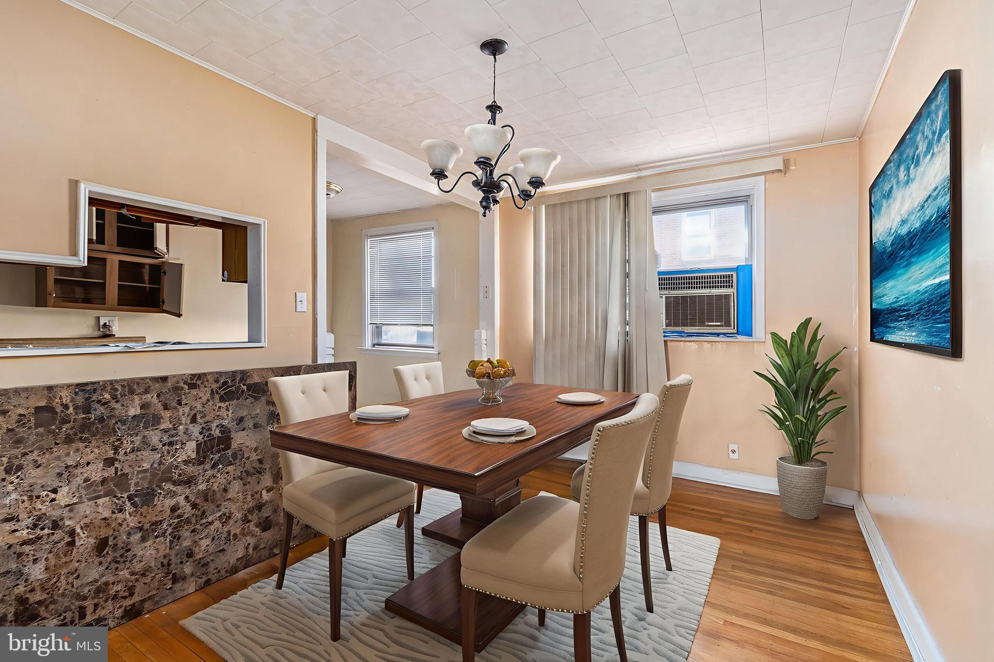 OXFORD CIRCLE - Residential