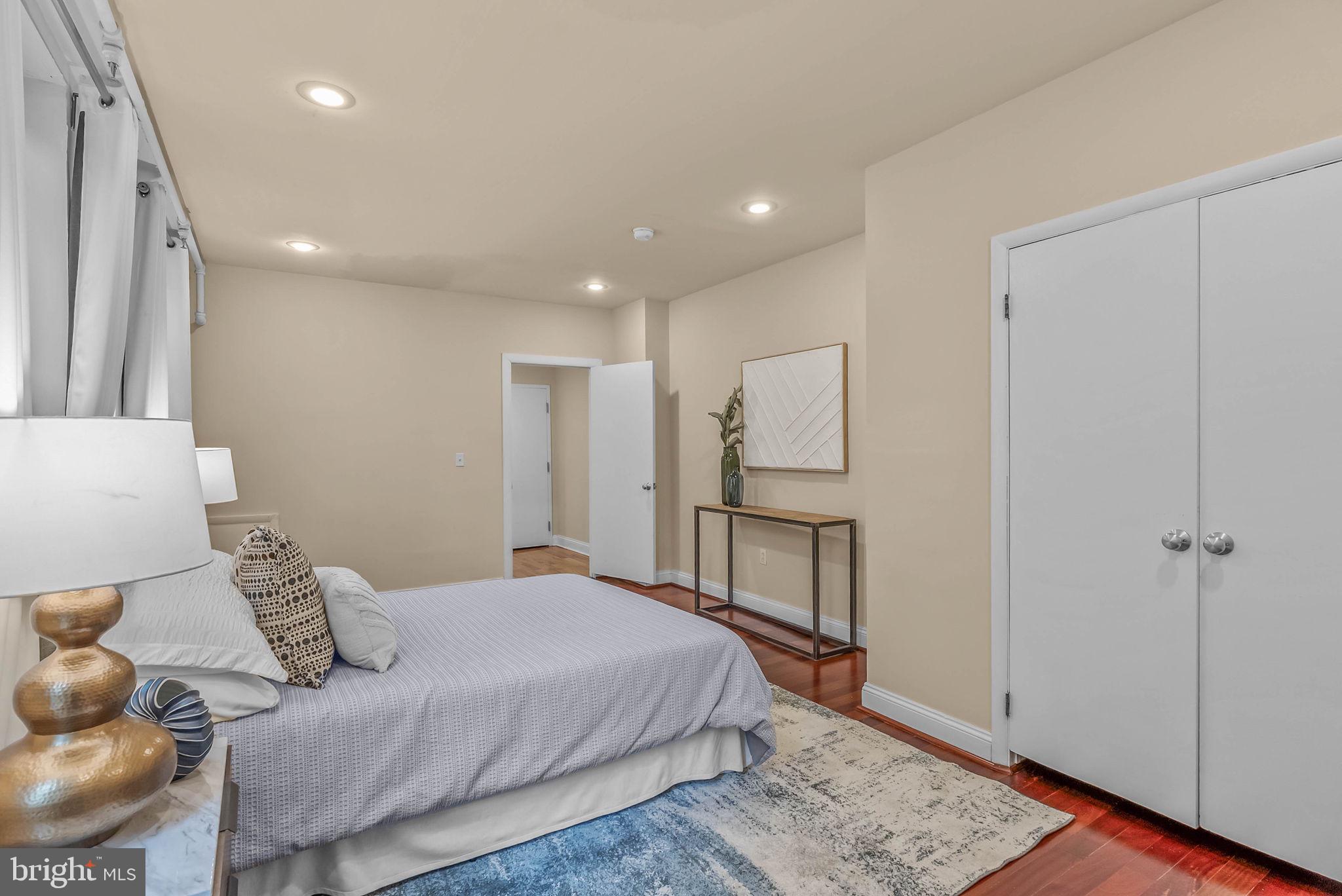 GRADUATE HOSPITAL - Residential