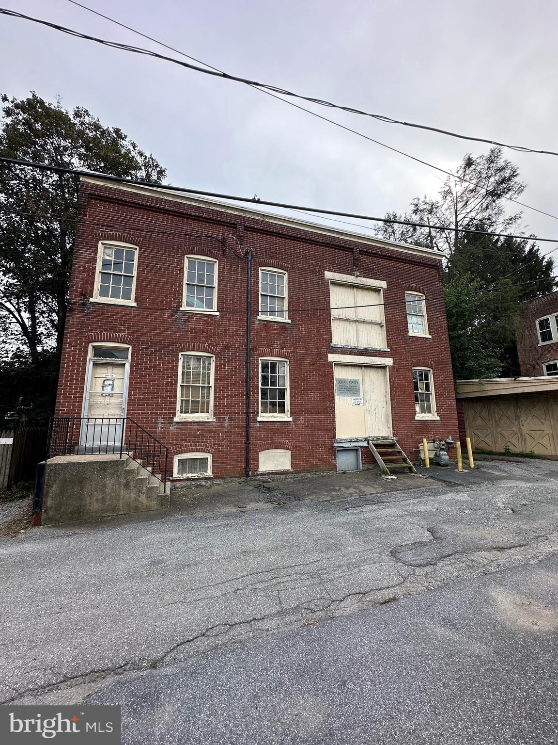 CHESTNUT HILL - Commercial Sale
