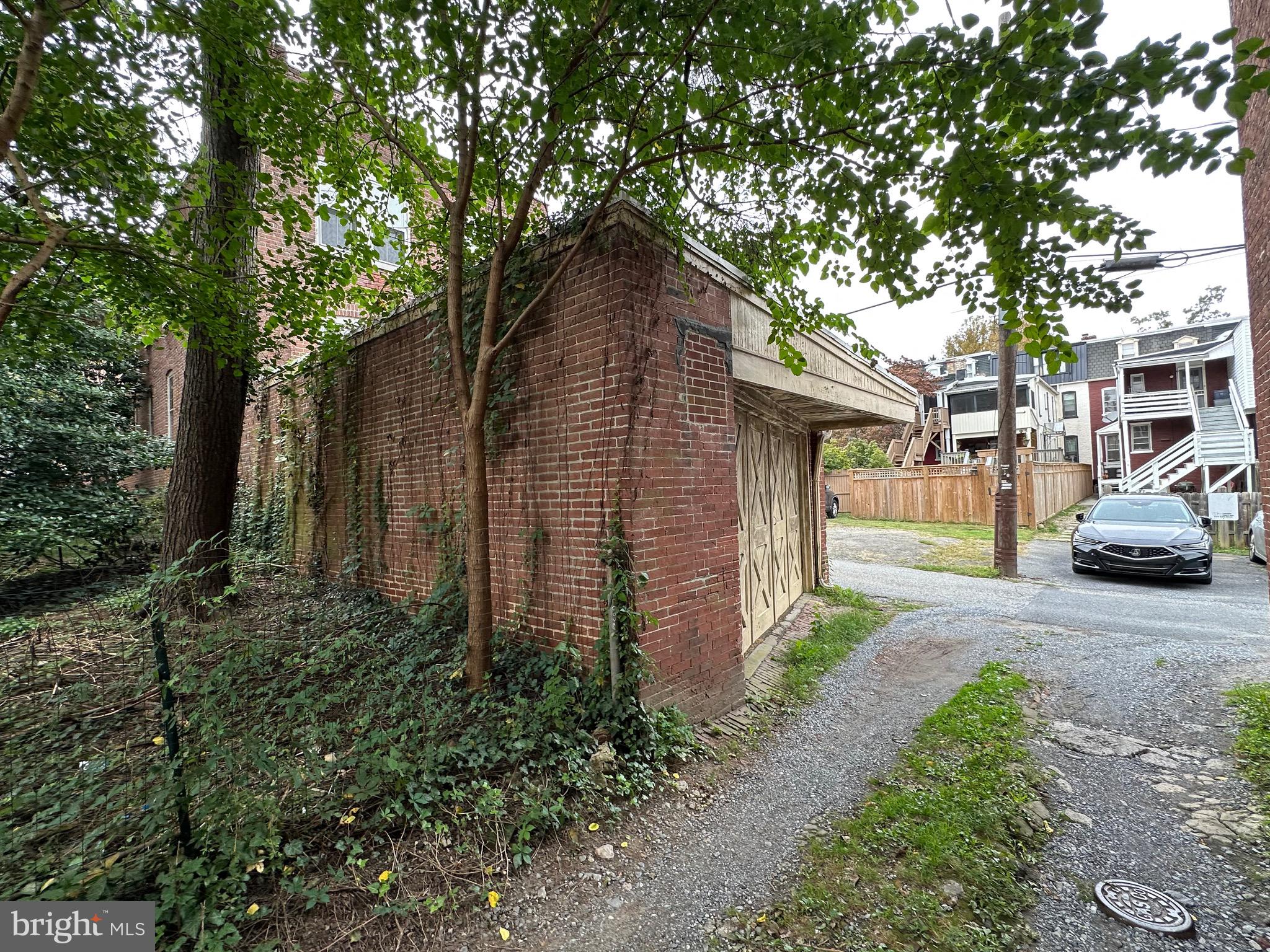 CHESTNUT HILL - Commercial Sale