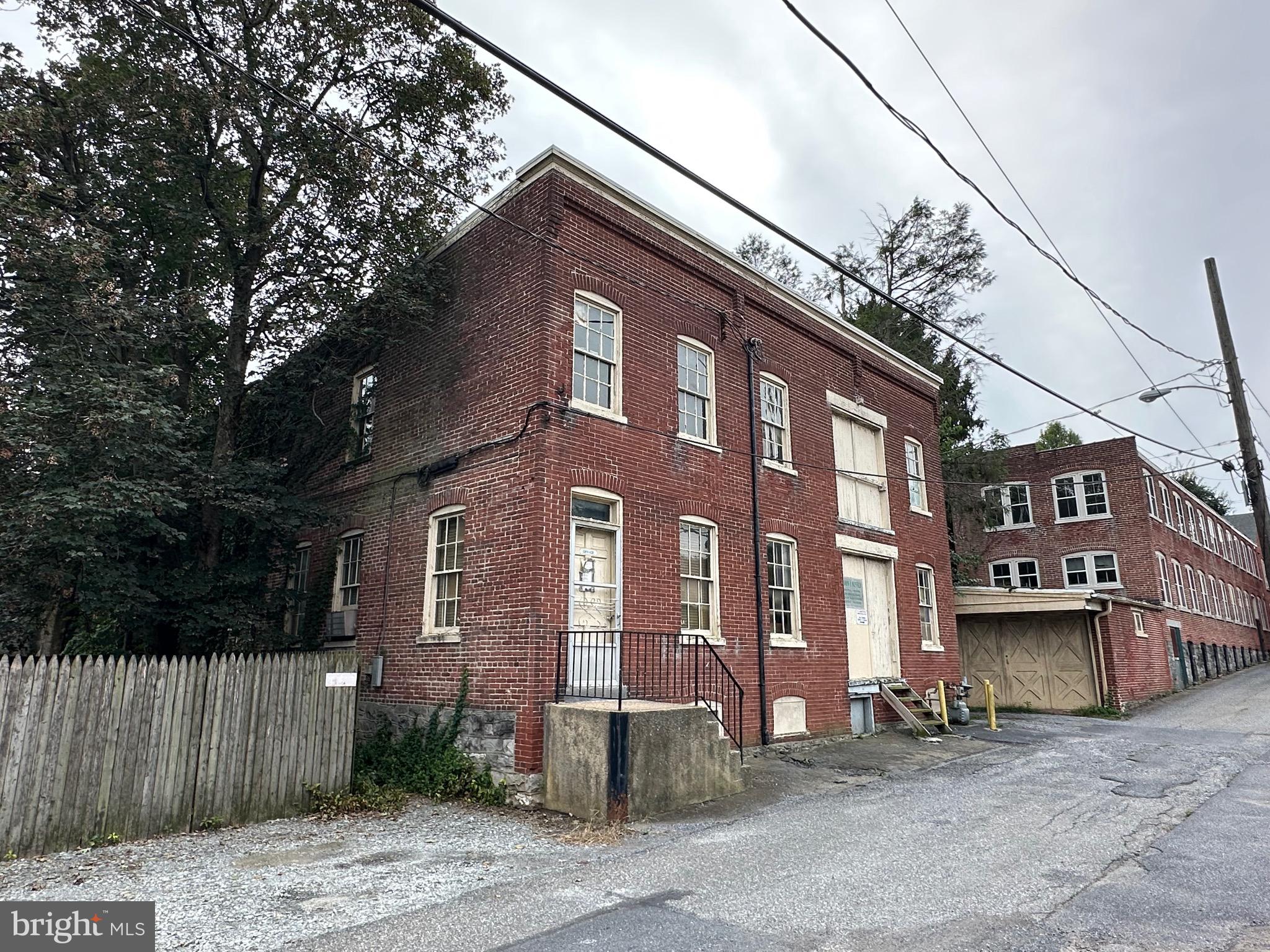 126 N PINE STREET 128