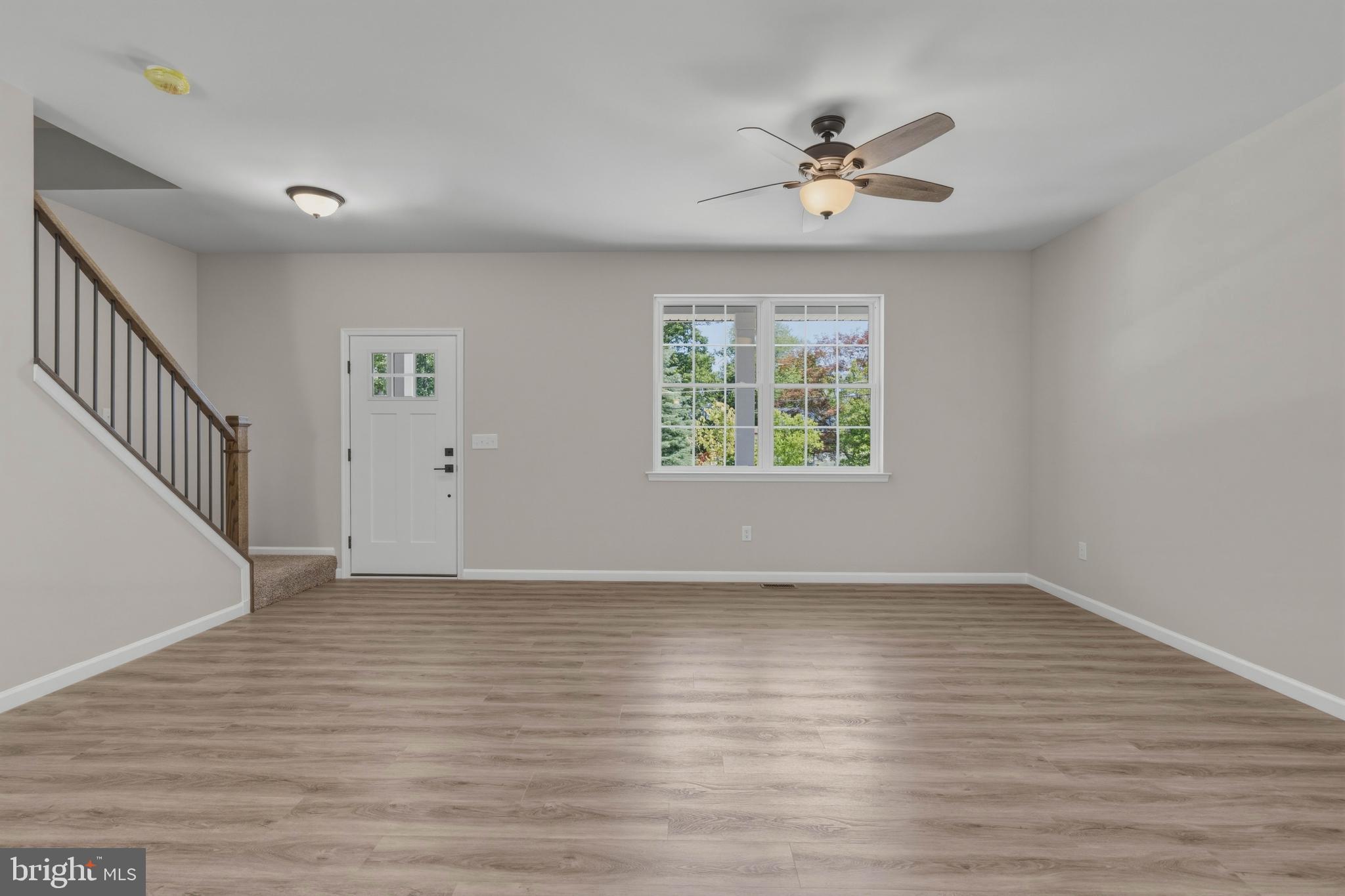 211 STOTESBURY AVENUE - Photo 3