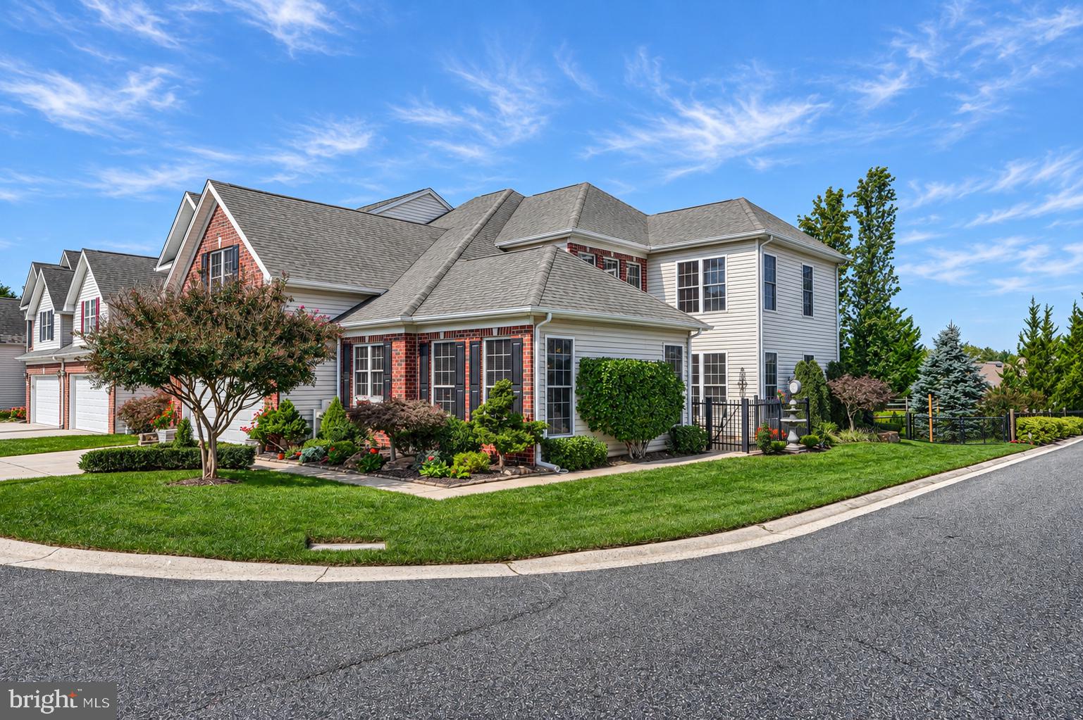 406 SHELLBARK COURT