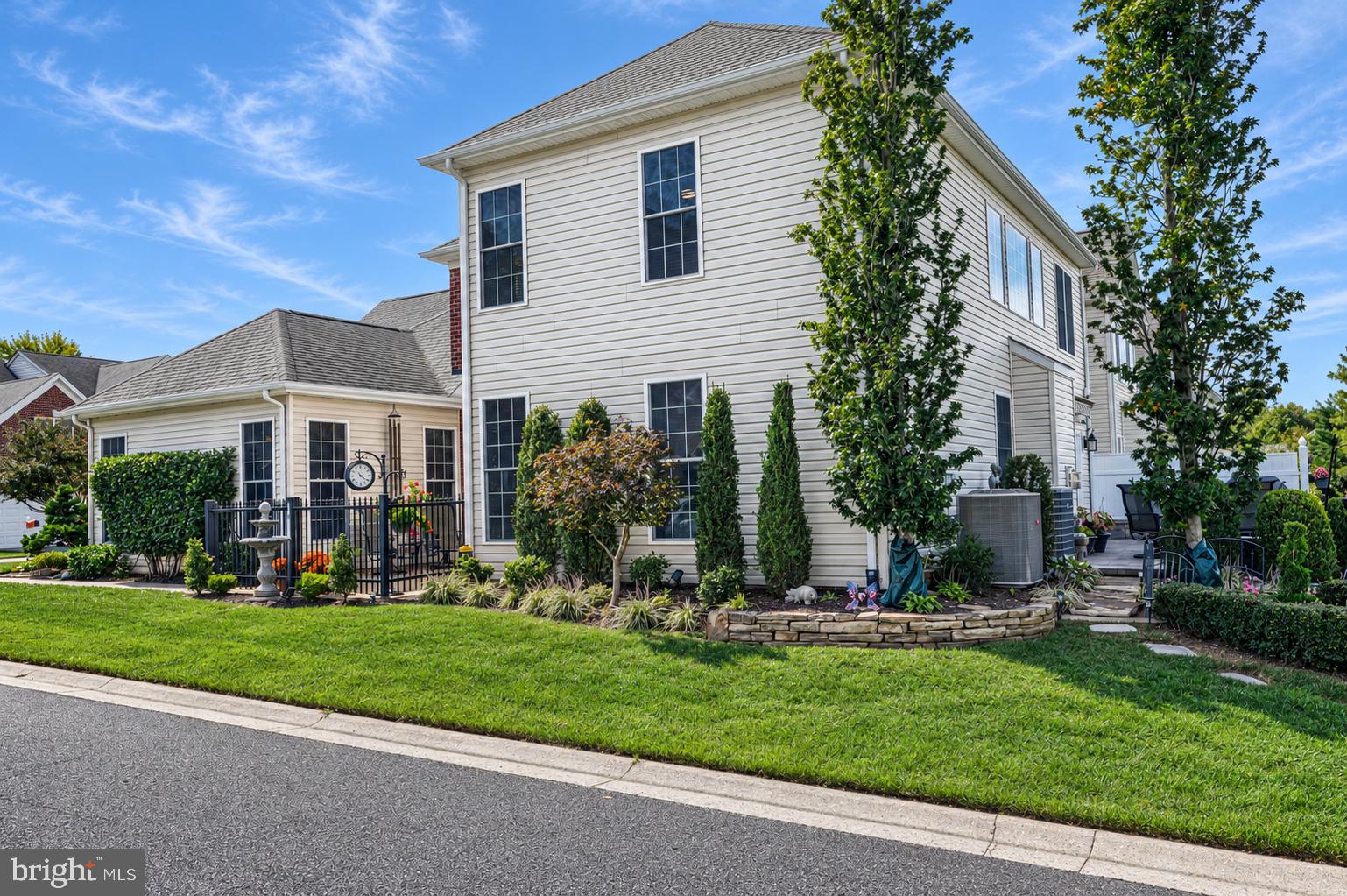 406 SHELLBARK COURT