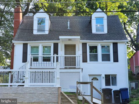 Photo of 11207 VALLEY VIEW AVE, KENSINGTON, MD 20895 (MLS # MDMC2099336)