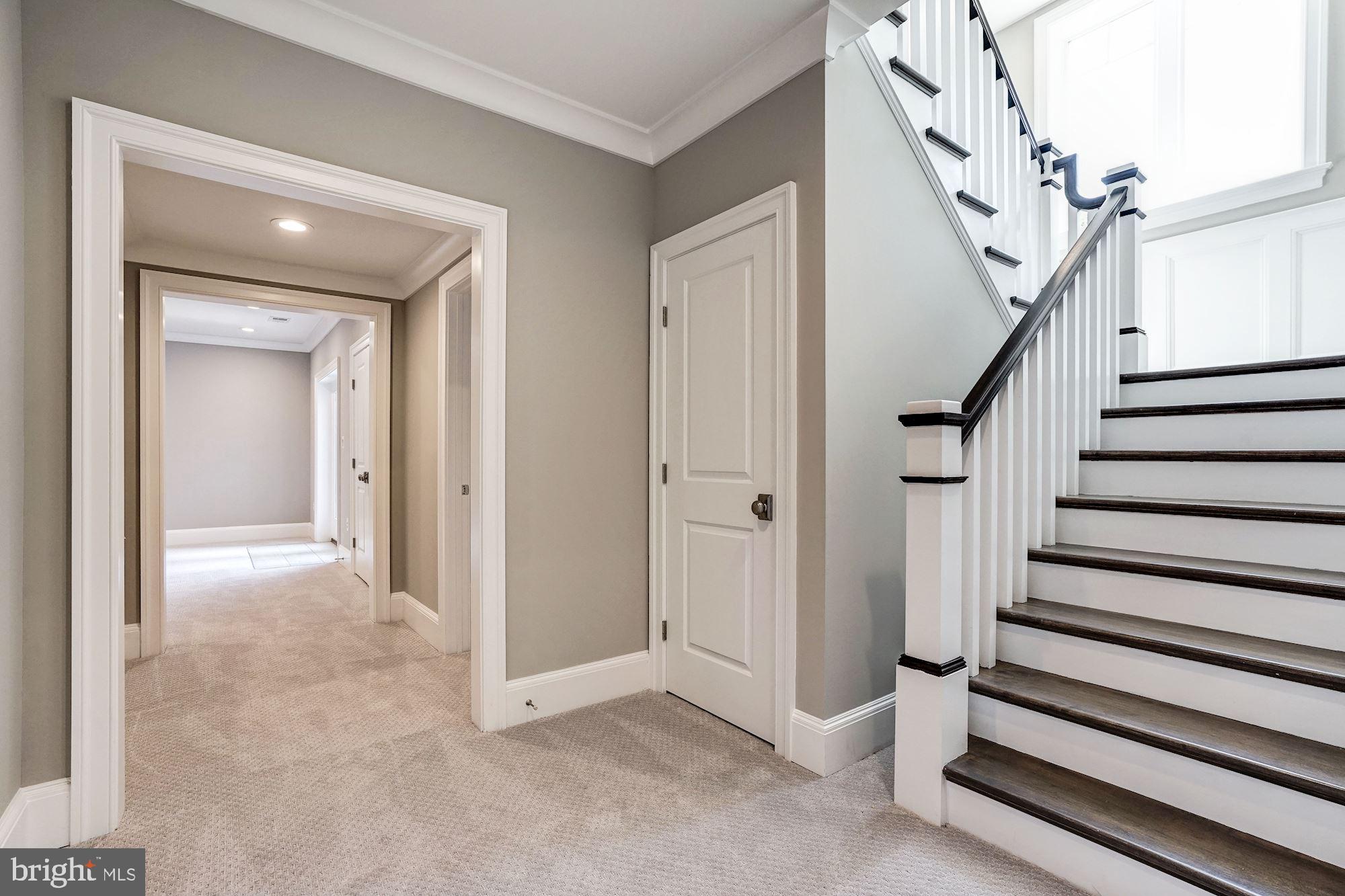 VIENNA WOODS - Residential