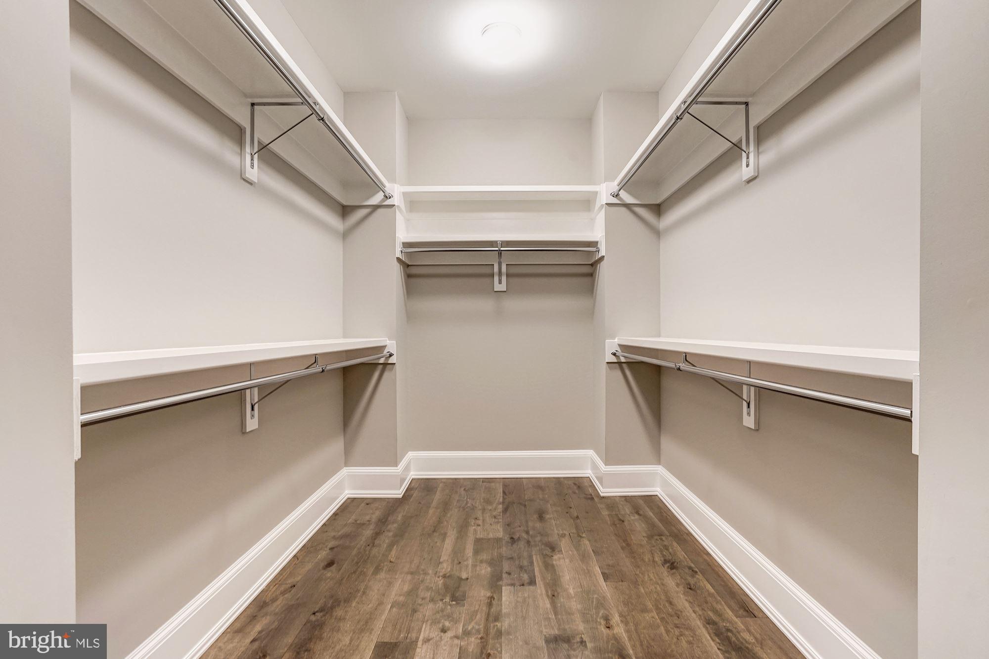 VIENNA WOODS - Residential