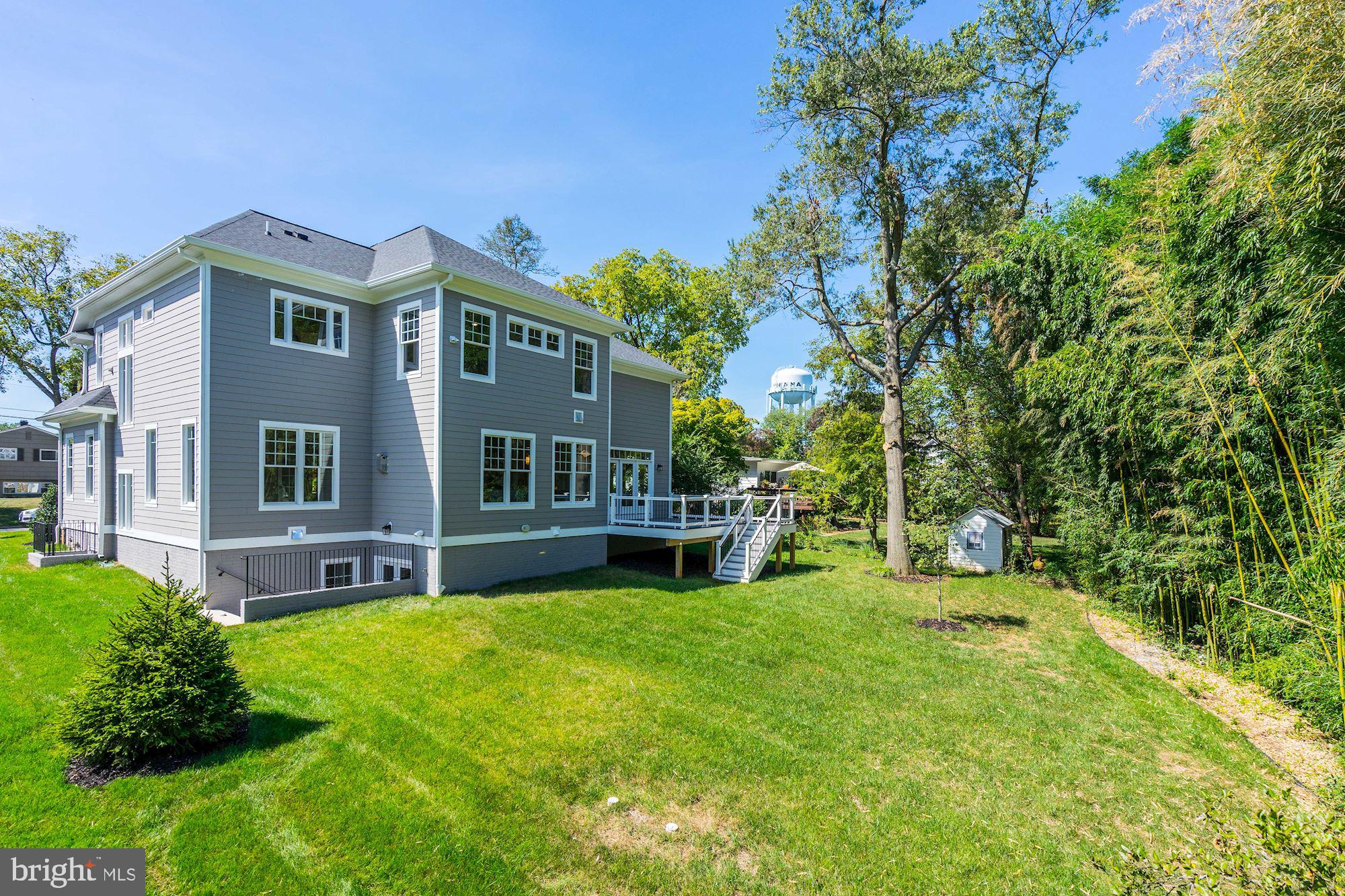 VIENNA WOODS - Residential