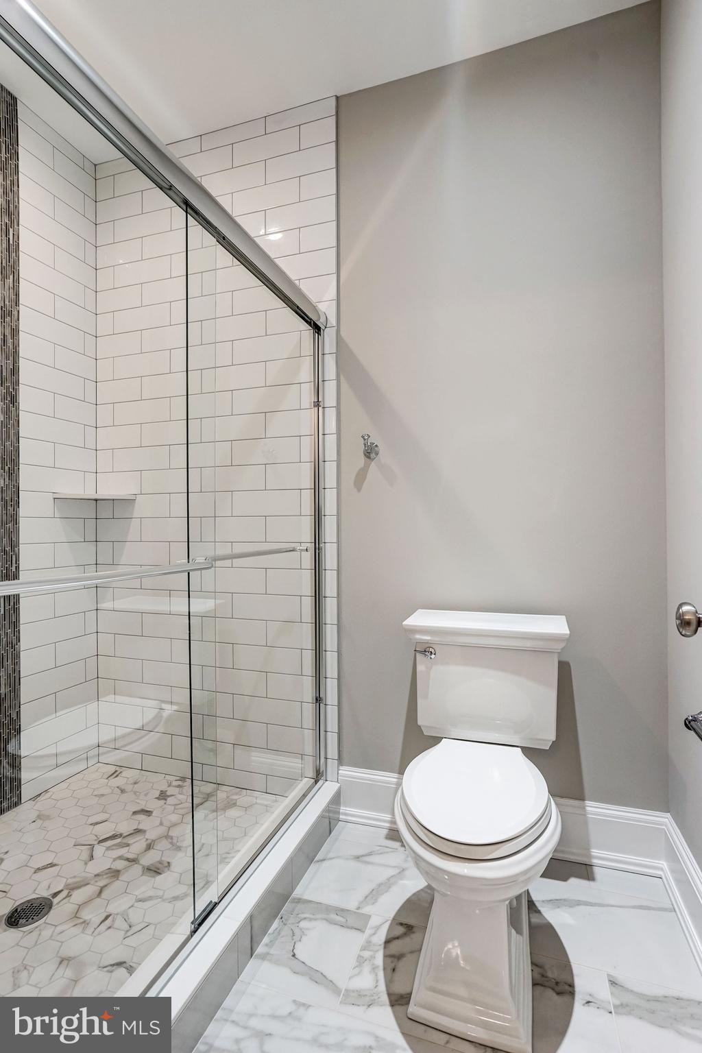 VIENNA WOODS - Residential