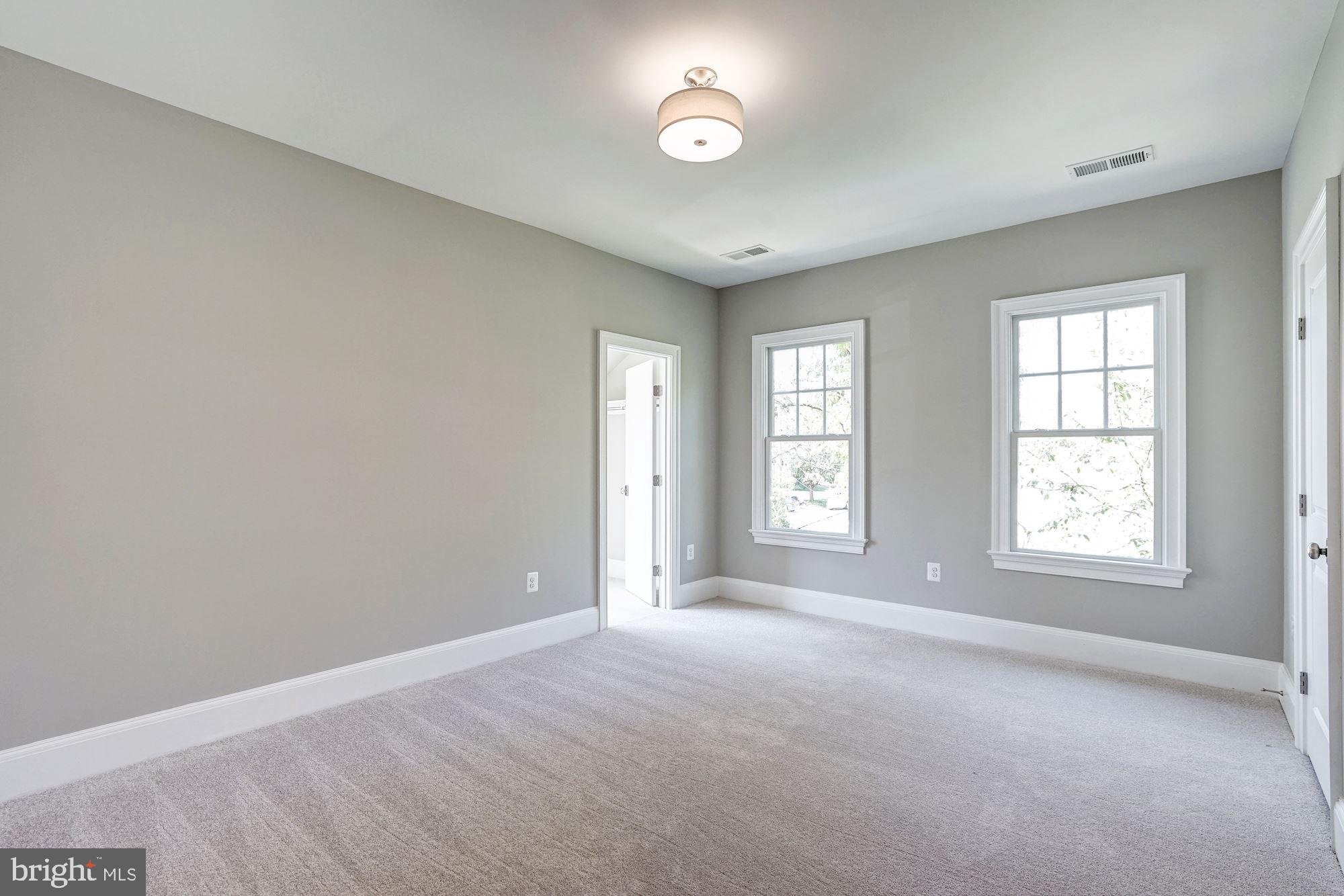 VIENNA WOODS - Residential