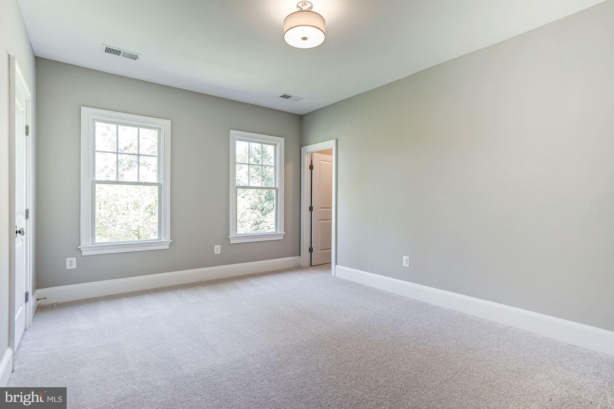 VIENNA WOODS - Residential