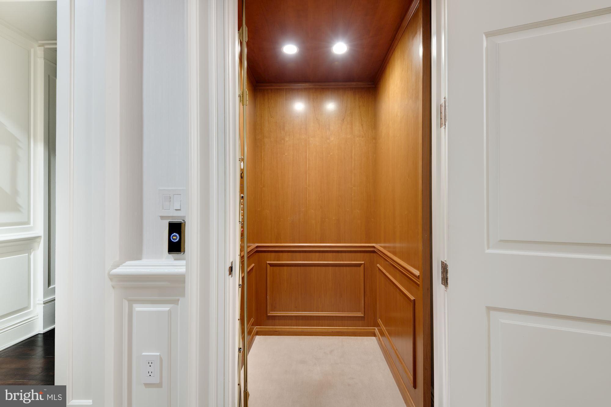 ROLLYSTON FARM - Residential