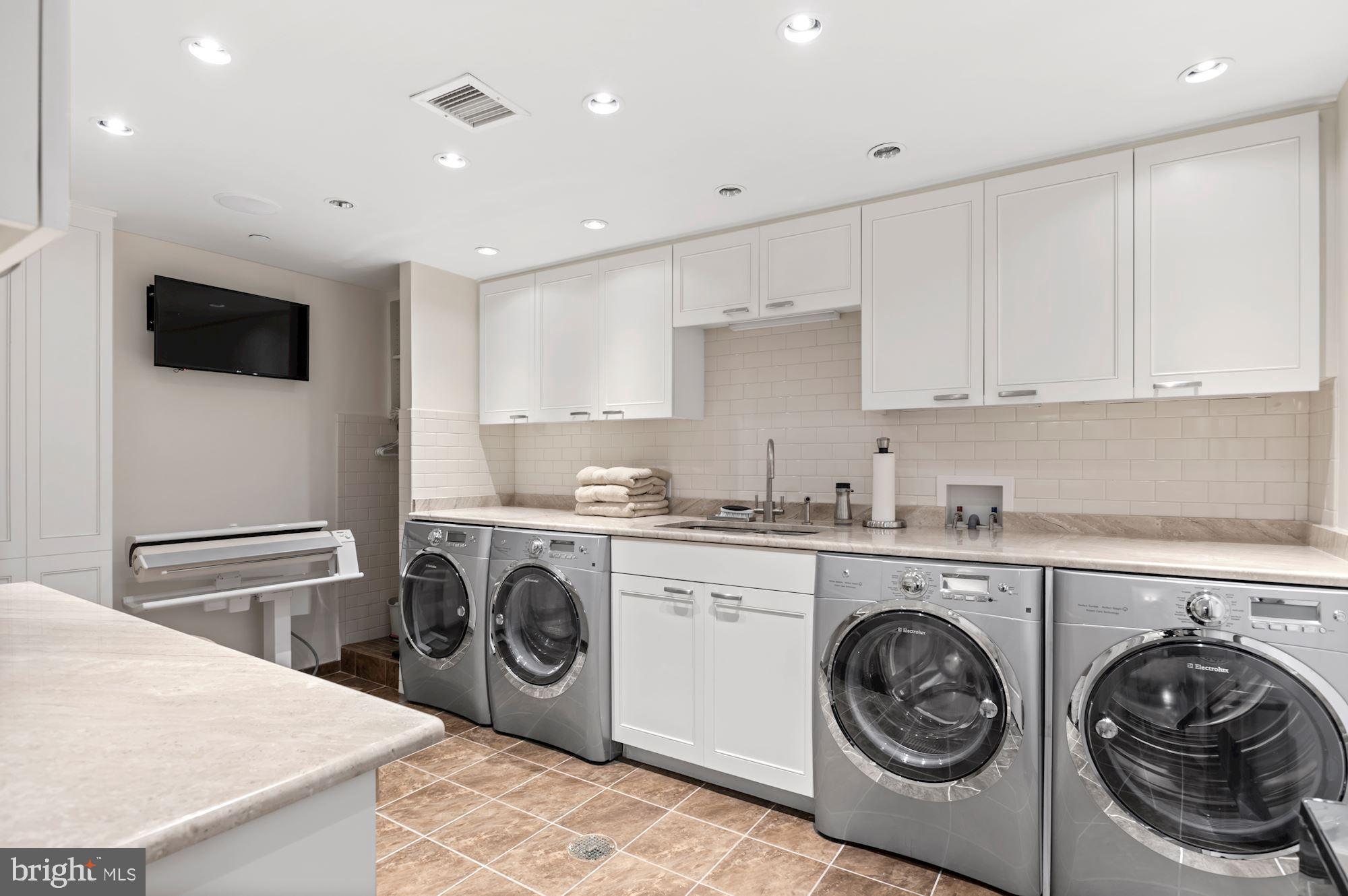 ROLLYSTON FARM - Residential