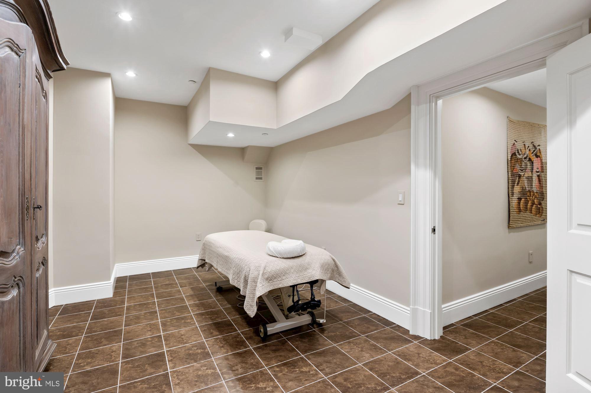 ROLLYSTON FARM - Residential