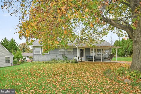 Photo of 1923 BLUE RIDGE DR, LANCASTER, PA 17603 (MLS # PALA2026446)