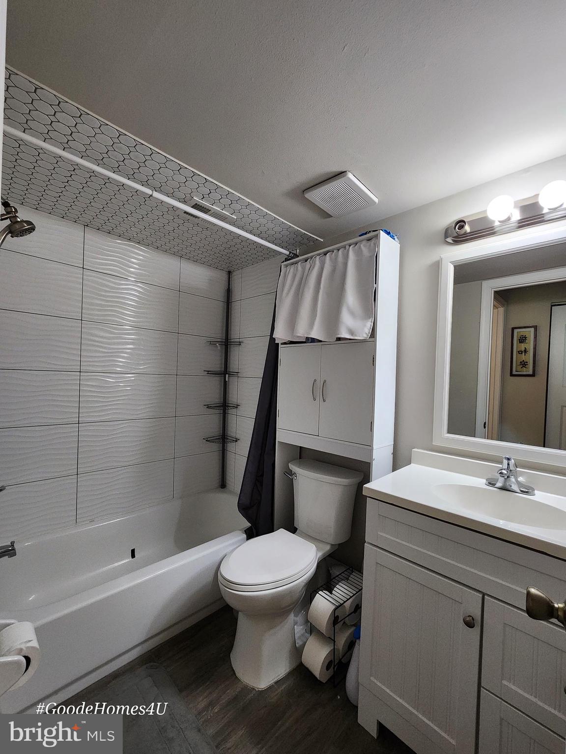 WESTPHALIA WOODS - Residential Lease