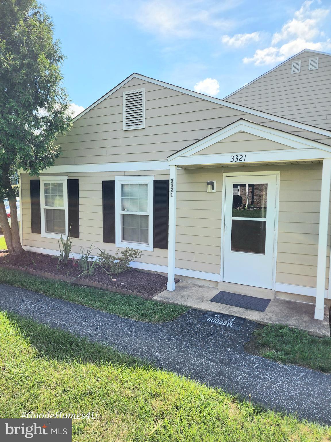 WESTPHALIA WOODS - Residential Lease