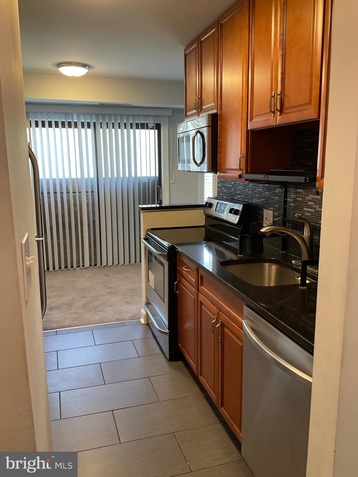 HUNTINGTON WALK - Residential Lease