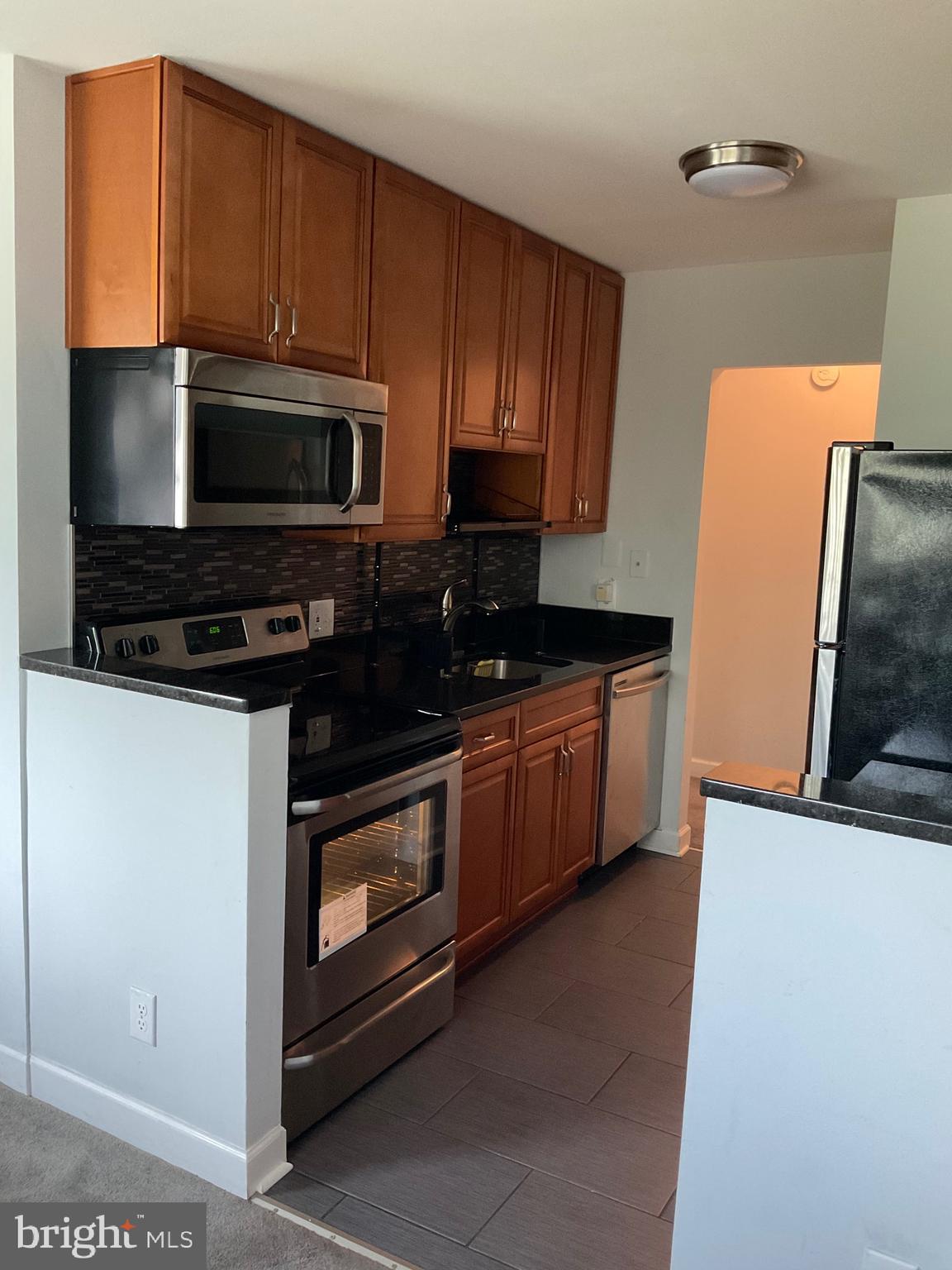 HUNTINGTON WALK - Residential Lease