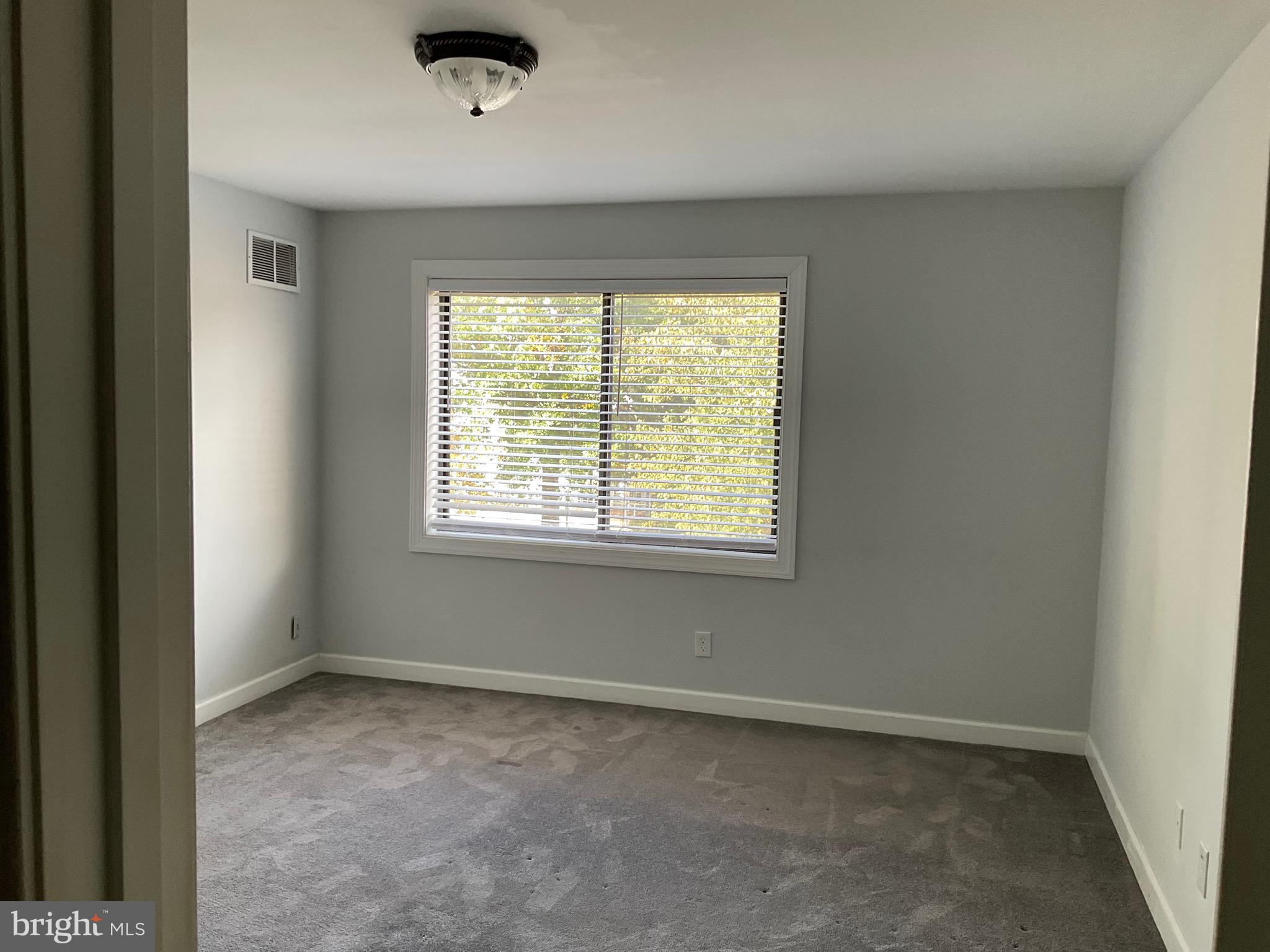 HUNTINGTON WALK - Residential Lease