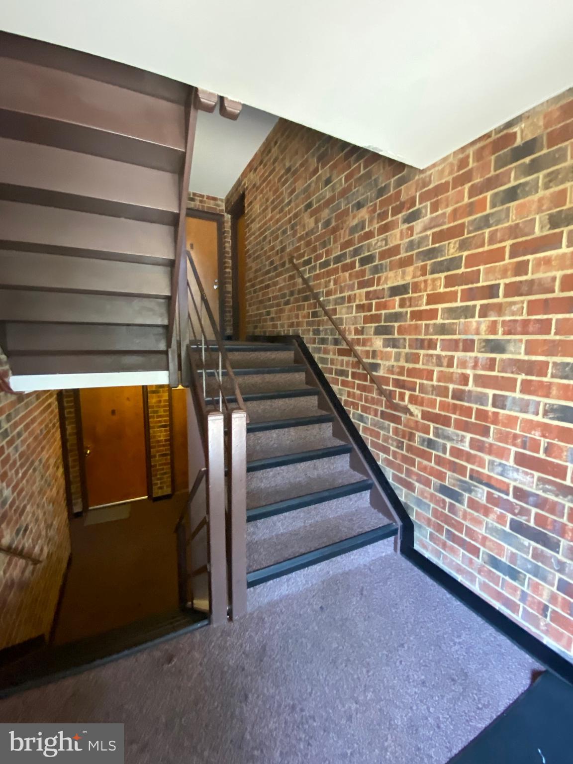 HUNTINGTON WALK - Residential Lease