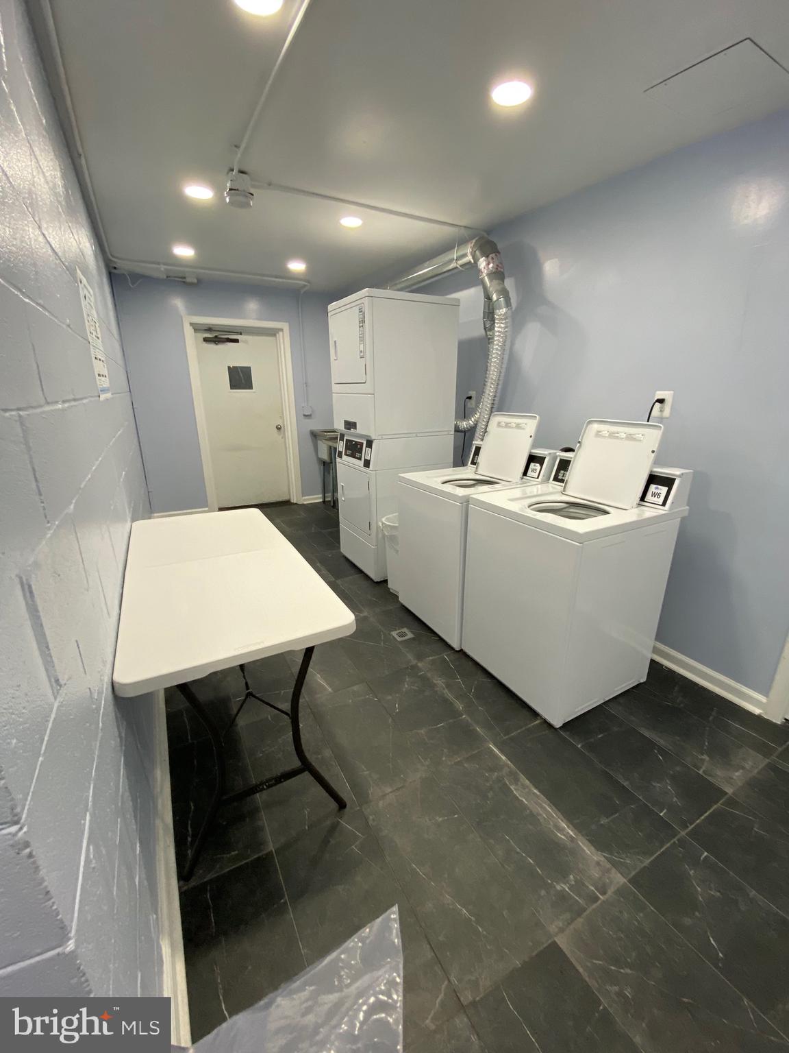 HUNTINGTON WALK - Residential Lease