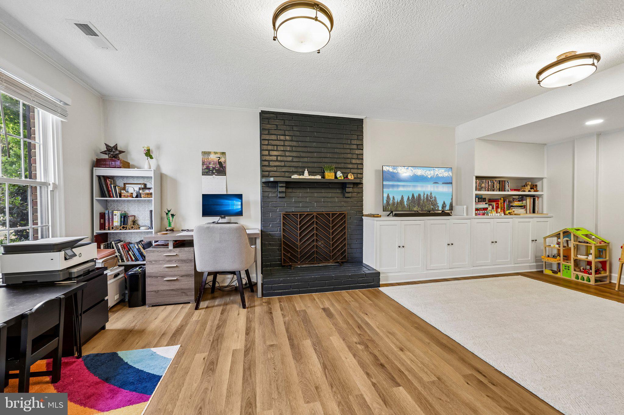 HALLCREST HEIGHTS - Residential