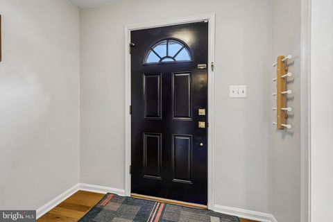 Tiny photo for 7438 Hallcrest Drive, MCLEAN, VA 22102 (MLS # VAFX2308314)