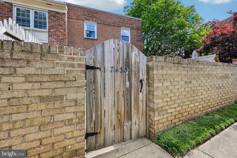 Tiny photo for 7438 Hallcrest Drive, MCLEAN, VA 22102 (MLS # VAFX2308314)
