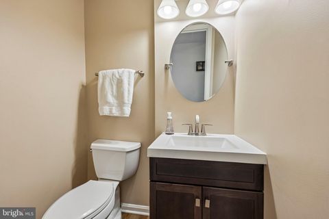 Tiny photo for 7438 Hallcrest Drive, MCLEAN, VA 22102 (MLS # VAFX2308314)