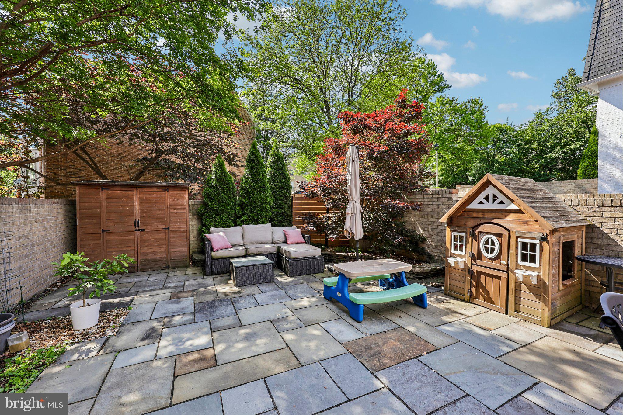HALLCREST HEIGHTS - Residential