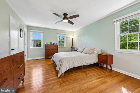 Tiny photo for 7438 Hallcrest Drive, MCLEAN, VA 22102 (MLS # VAFX2308314)