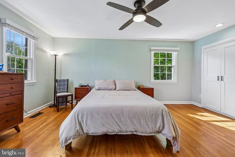 Tiny photo for 7438 Hallcrest Drive, MCLEAN, VA 22102 (MLS # VAFX2308314)