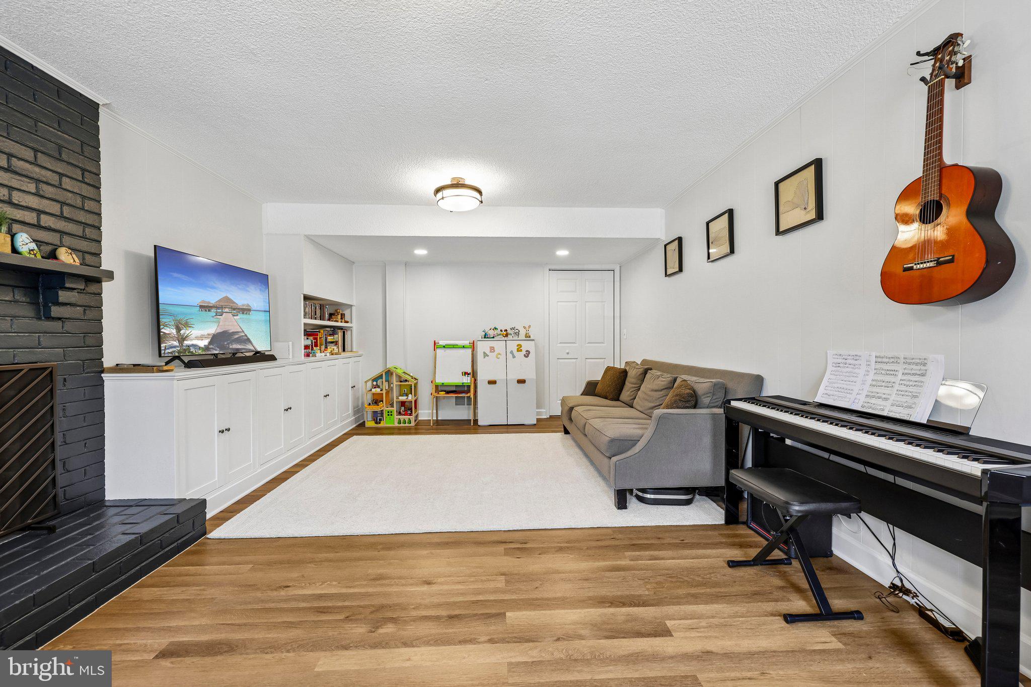 HALLCREST HEIGHTS - Residential