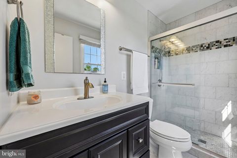 Tiny photo for 7438 Hallcrest Drive, MCLEAN, VA 22102 (MLS # VAFX2308314)