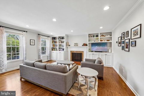Tiny photo for 7438 Hallcrest Drive, MCLEAN, VA 22102 (MLS # VAFX2308314)