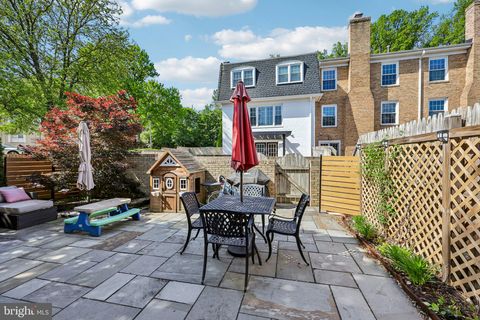 Tiny photo for 7438 Hallcrest Drive, MCLEAN, VA 22102 (MLS # VAFX2308314)