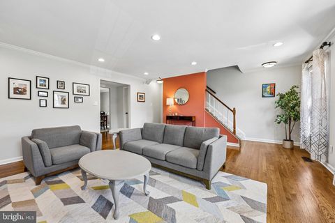 Tiny photo for 7438 Hallcrest Drive, MCLEAN, VA 22102 (MLS # VAFX2308314)
