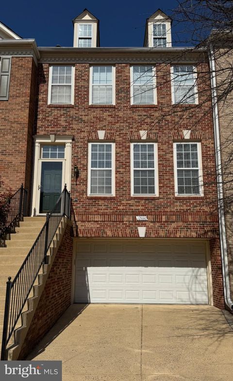 12880 FAIR VALLEY COURT FAIRFAX VA 22033