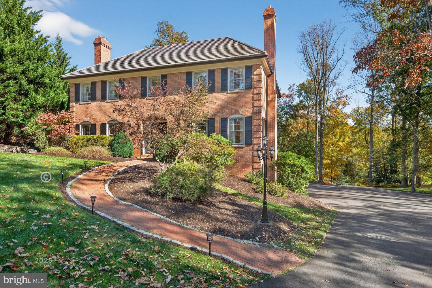 WOODSIDE ESTATES - Residential