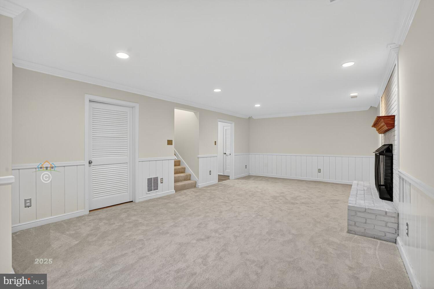 WOODSIDE ESTATES - Residential