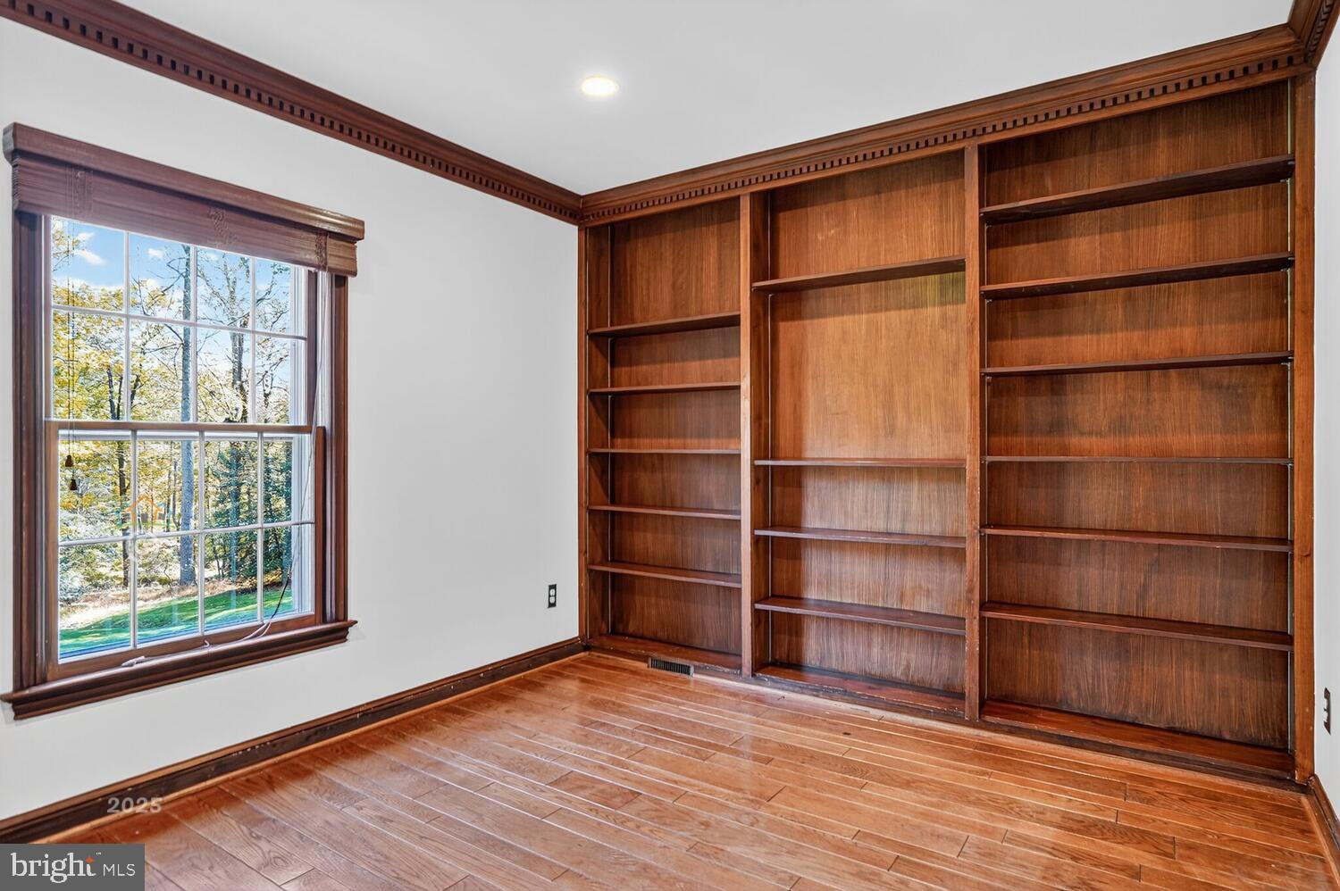 WOODSIDE ESTATES - Residential