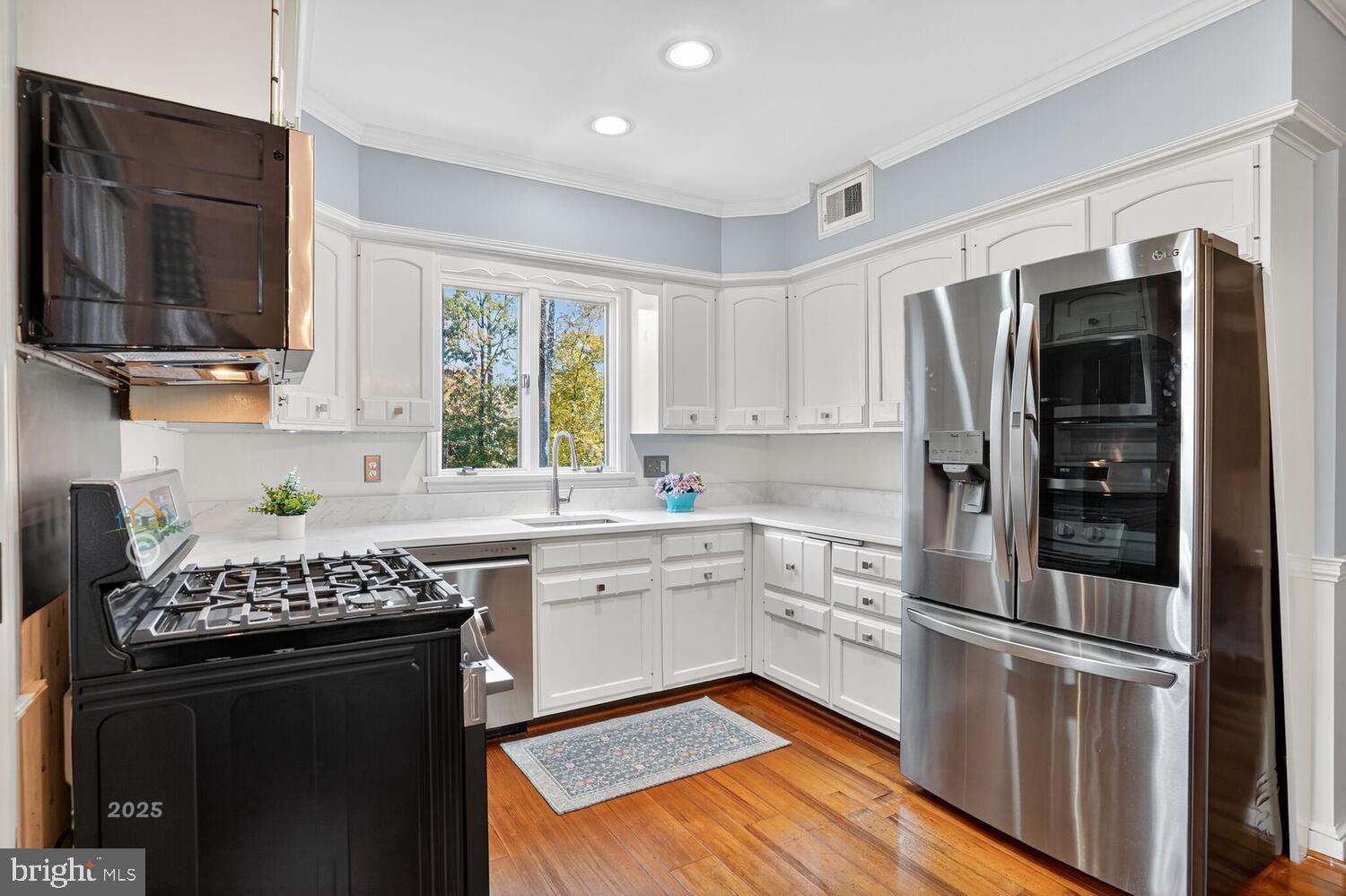 WOODSIDE ESTATES - Residential