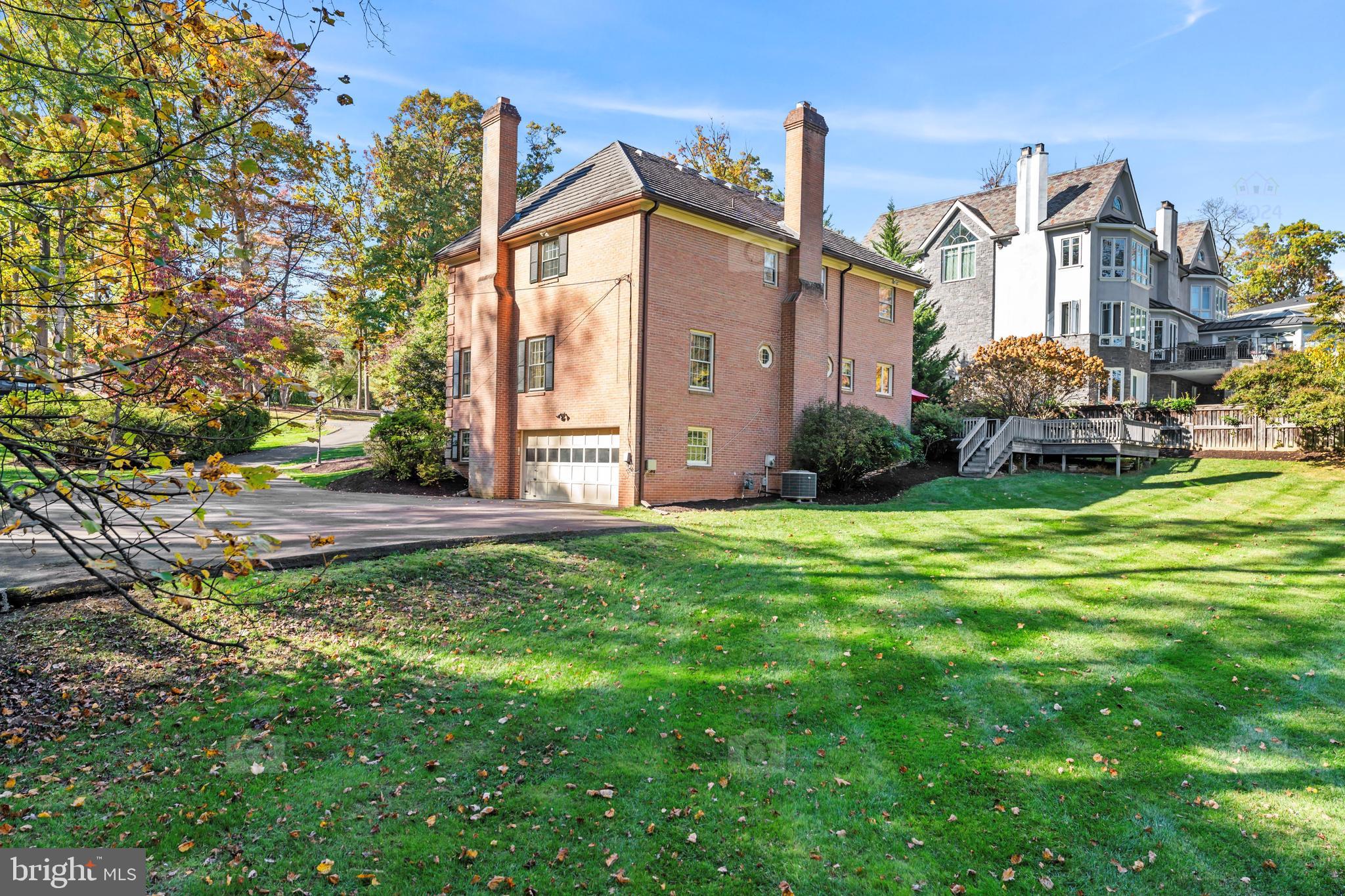 WOODSIDE ESTATES - Residential