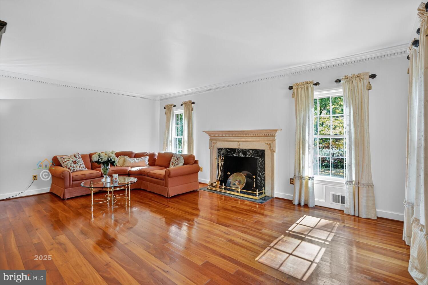 WOODSIDE ESTATES - Residential