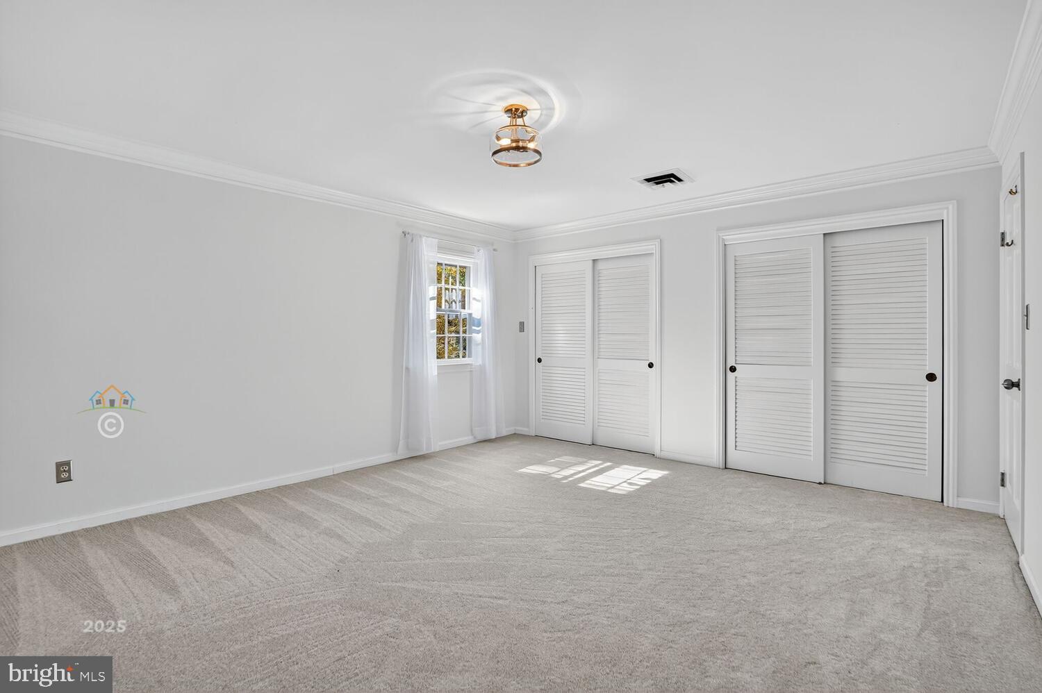 WOODSIDE ESTATES - Residential