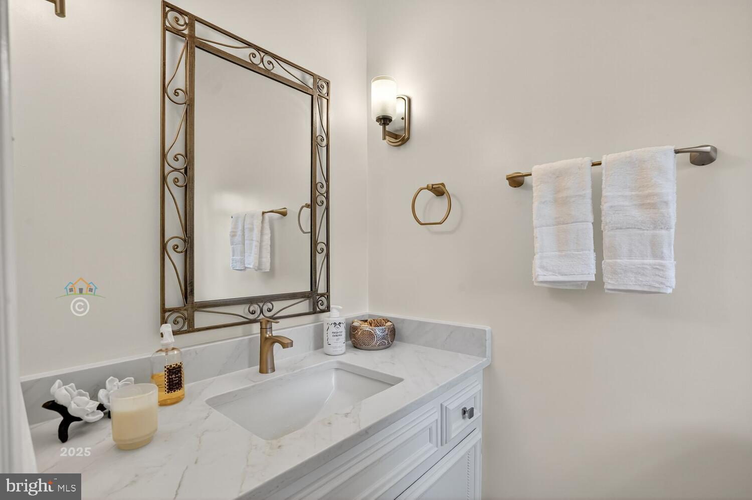 WOODSIDE ESTATES - Residential