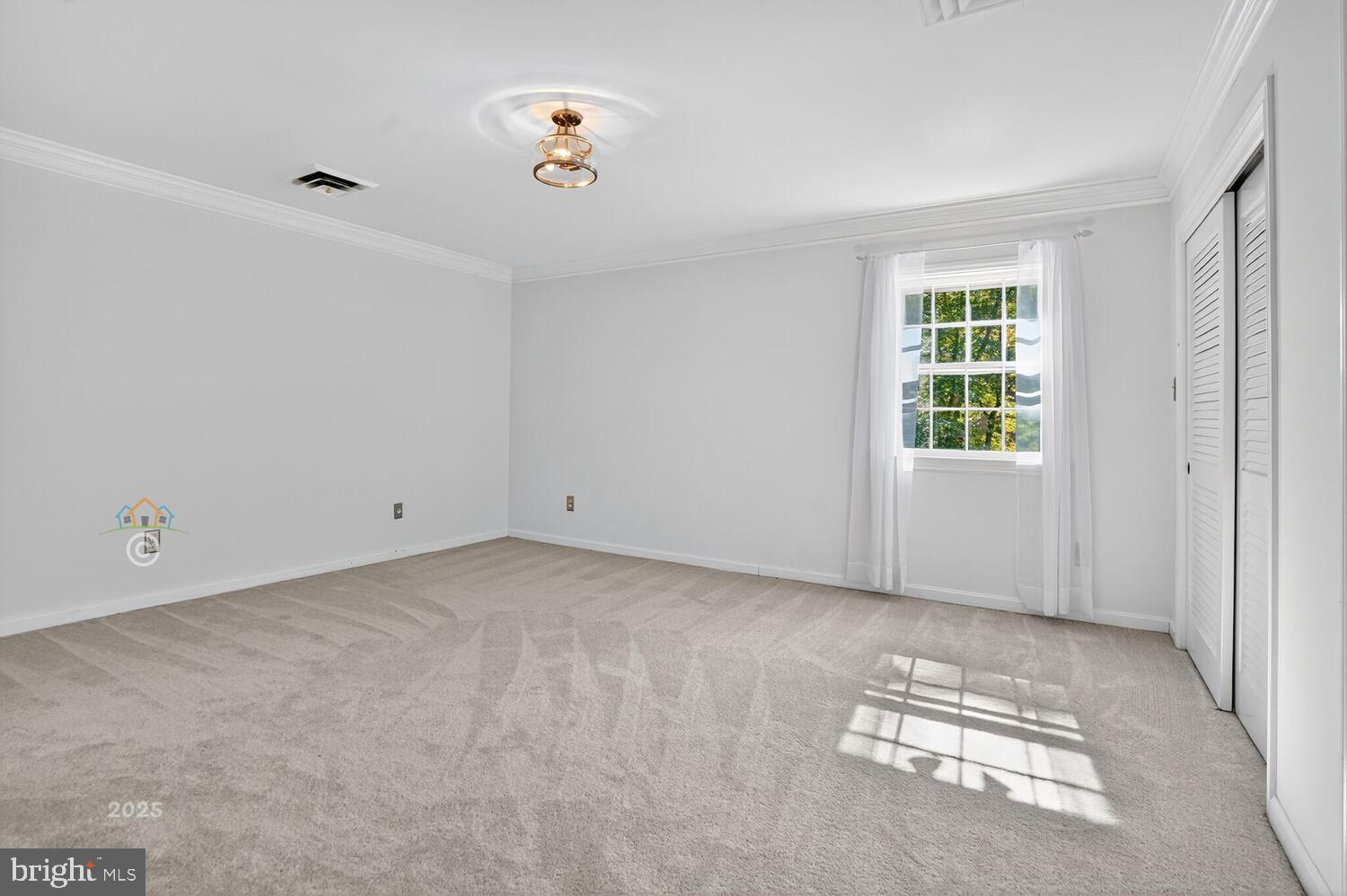 WOODSIDE ESTATES - Residential