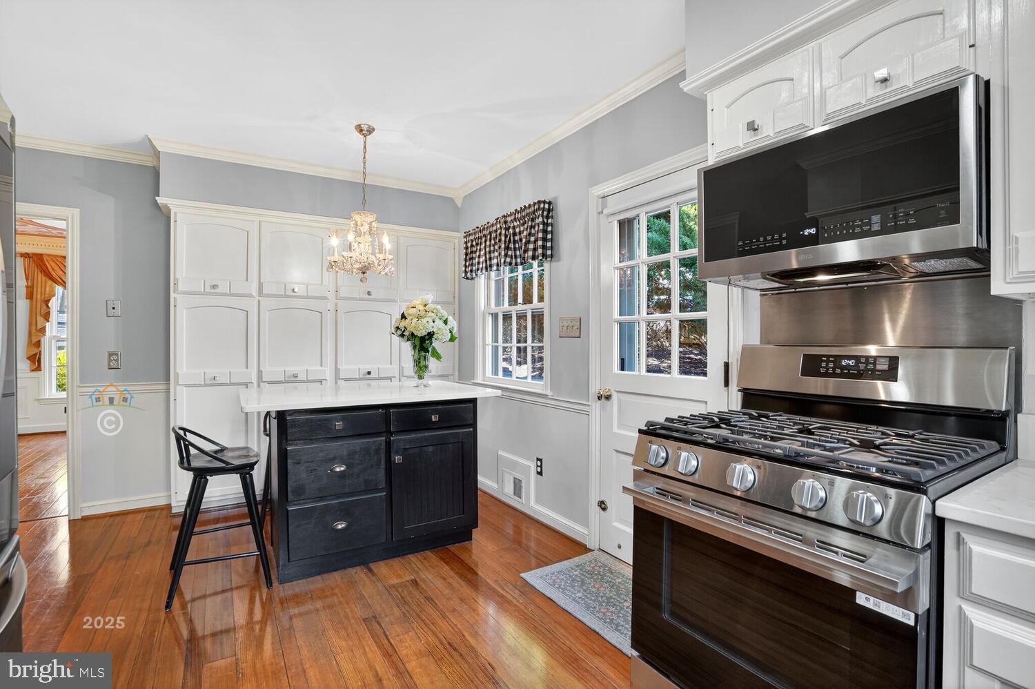 WOODSIDE ESTATES - Residential