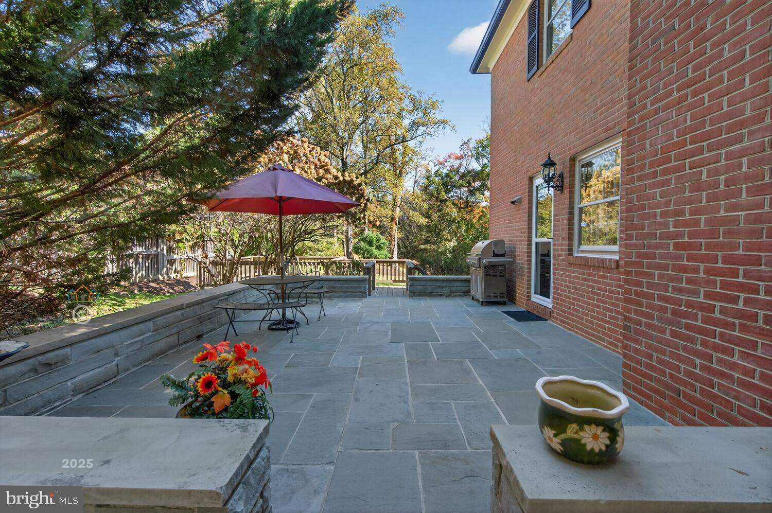 WOODSIDE ESTATES - Residential